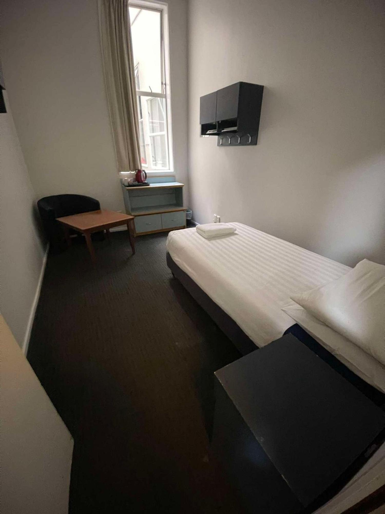 Nomads Capital Backpackers - Wellington (Adults Only) Hostel Екстериор снимка