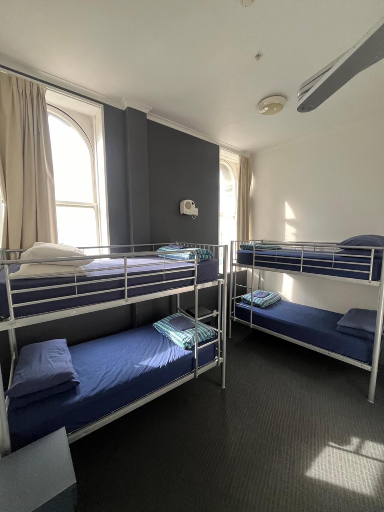 Nomads Capital Backpackers - Wellington (Adults Only) Hostel Екстериор снимка